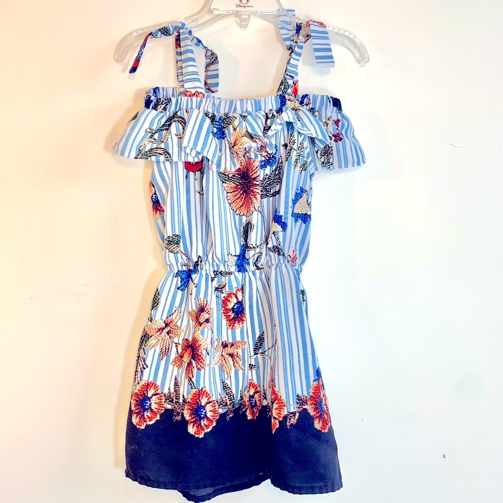 Girls size 4T shorts romper with bow ties on the shoulders flower details poly